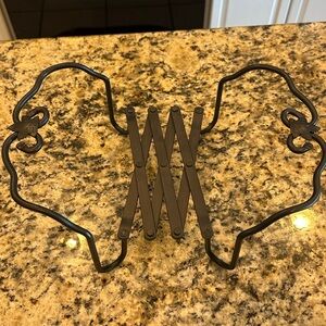 Longaberger Foundry Wrought Iron Expandable Trivet
